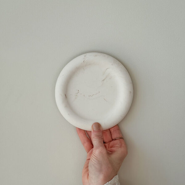 Round tray